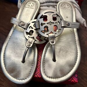 Closet blowout!!! Authentic Tory Burch gold metallic sandals 10.5 ! 👡👡